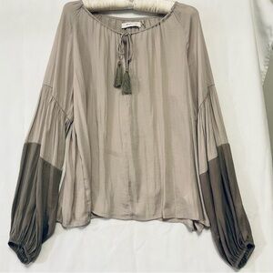 Mustard Seed Taupe Blouse with Tassel Accent Size S